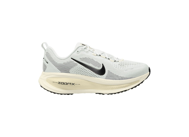 Nike Vomero 18 loopschoen summit white/coconut milk heren